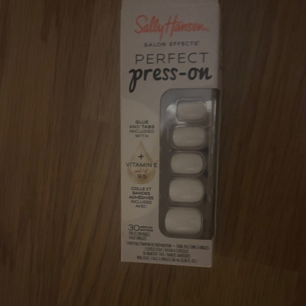 Sally Hansen Perfect Press-On Nails - White